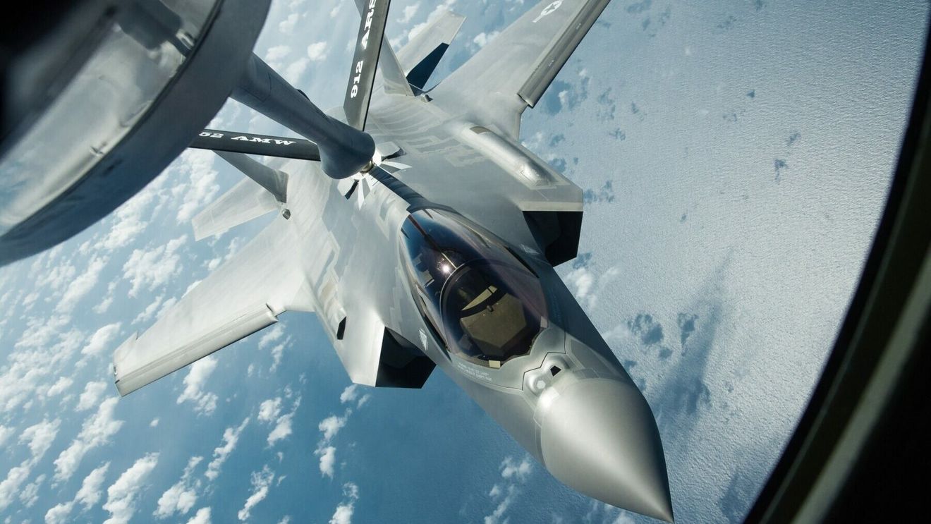 TVR: România pregătește piloți de vânătoare la o bază din Texas / 14 țări din NATO își antrenează în comun piloții