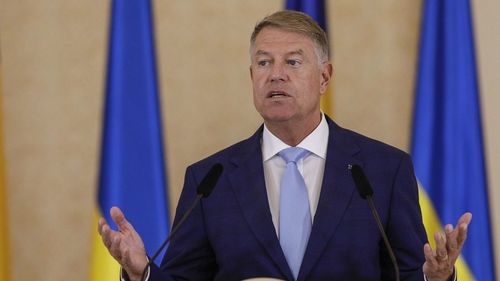 Iohannis, avertisment către instituții după ce CCR a amânat validarea alegerilor prezidențiale: Este imperativ ca rezultatele electorale, oricare ar fi ele, să se bucure de credibilitate și să reflecte în mod real opțiunea și voința cetățenilor / Să respingem ferm, prin vot în primul rând, discursul fals pacificator, care ascunde de fapt o viziune anti-europeană