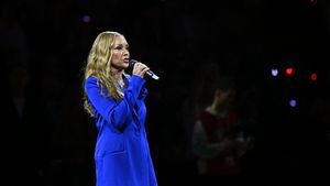 „Lăsați Groenlanda în pace!”: Un spectator care a huiduit imnul SUA la meciul NBA de la Londra a fost aplaudat
