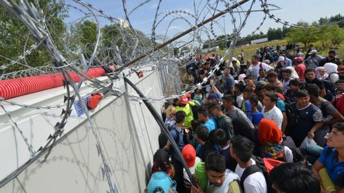 Traficul de migranți în Austria are o nouă rută, prin Bosnia, Croația și Slovenia / Numărul de cereri de azil a scăzut cu 42%