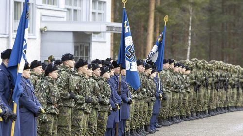 Finlanda trimite o divizie de grăniceri în Letonia, în contextul afluxului de migranţi din Belarus