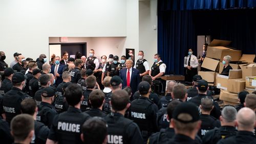 Donald Trump anunță că nu va avea loc nicio desființare a poliției după ce consilierii locali din Minneapolis au votat destructurarea departamentului din oraş