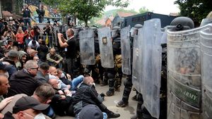 Comisia Europeană avertizează Serbia și Kosovo că vor urma consecințe, dacă nu vor lua măsuri să prevină conflictele interetnice