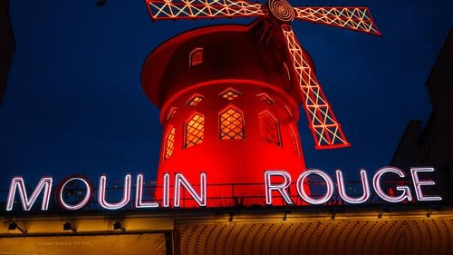 Morişca de vânt care decora cabaretul Moulin Rouge a căzut