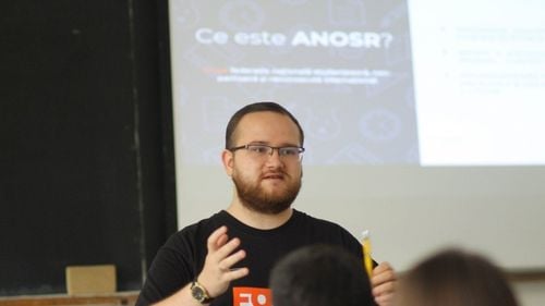 Horia Onița, fost lider al alianței studenților din România, numit președinte al Uniunii Studenților Europeni, funcție ocupată în trecut și de actualul ministru Ligia Deca