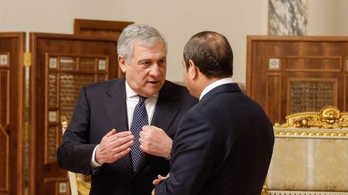 Ministrul italian de externe îşi anulează vizita la Paris după ce minstrul francez de interne a declarat că Giorgia Meloni este "incapabilă să rezolve problemele migraţiei pentru care a fost aleasă"