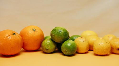 12 fructe cu conținut scăzut de zahăr pe care ar trebui să le mănânci, recomandate de dieteticieni / Bune pentru slăbit, acestea țin departe diabetul și bolile de inimă