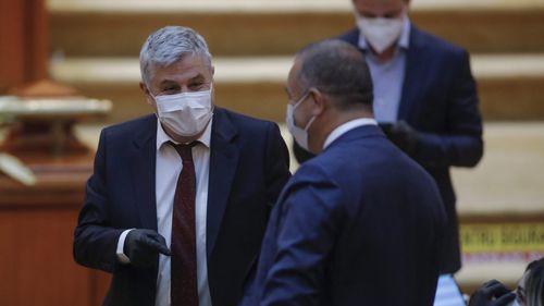 Ordonanța de urgență privind amânarea ratelor a fost adoptată cu modificări: Vor putea beneficia inclusiv restanțierii la bănci și agricultorii afectați de secetă, nu se plătește ”dobândă la dobândă”, iar creditele reeșalonate vor putea depăși limita de vârstă prevăzută în prezent