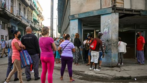 Cuba va autoriza investițiile străine în comerțul en gros și cu amănuntul / Ministrul economiei: Vor permite lărgirea şi diversificarea ofertei către populaţie şi vor contribui la o relansare a industriei naţionale