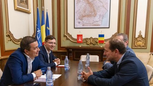 Grindeanu, întâlnire cu reprezentanți ai Partidului Socialiștilor Europeni: Un PSD unit și stabil este garanția că România rămâne pe direcția corectă. Combaterea mesajelor extremiste se face cu determinare, dar și cu rezultate