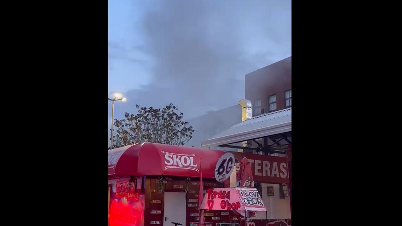 VIDEO | Pompierii intervin la Piața Obor: incendiu într-un magazin, cu degajări de fum