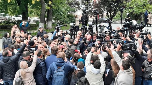 Ce am văzut la secțiile de votare din Chișinău / Cum se desfășoară alegerile prezidențiale și referendumul privind integrarea Republicii Moldova în UE