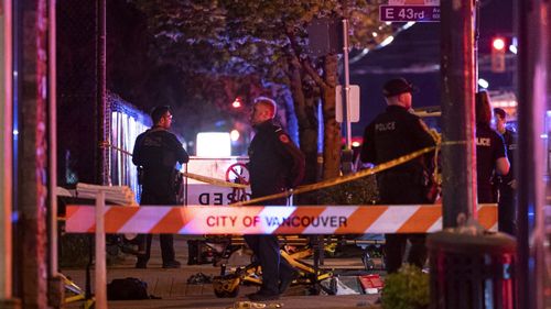 Un șofer a intrat cu mașina în mulțime, la Vancouver: Cel puţin nouă morţi / ”Pentru moment” nu este urmărită pista teroristă / Şoferul, imobilizat de mulţime