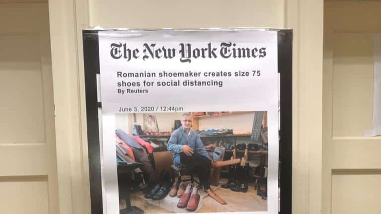Cizmarul care în pandemie a inventat ”pantofii de distanțare socială” își închide atelierul / Grigore Lup susține că nu a găsit pe nimeni interesat să-i continue munca / ”Cam aici se termină încălțămintea”