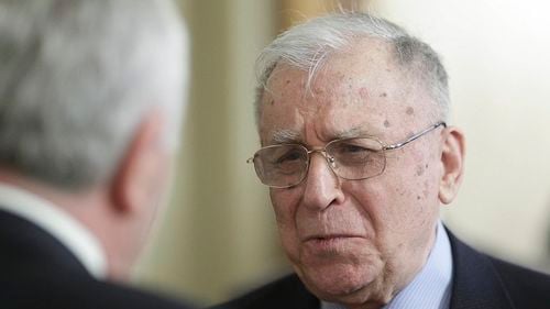 Ion Iliescu, Petre Roman şi Gelu Voican Voiculescu, vizaţi de procurori în Dosarul Revoluţiei. Procurorul general îi cere preşedintelui Iohannis să aprobe urmărirea penală a celor trei