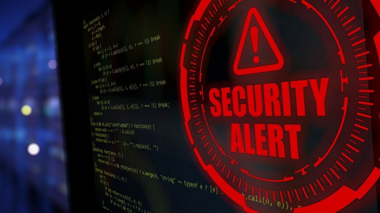 Un senator american anunţă că sistemul de telecomunicaţii a suferit un atac informatic de amploare