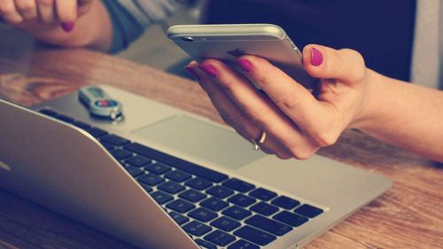 Cum folosesc magazinele online instrumente precum divertismentul și streamingul pentru a-și atrage noi clienți