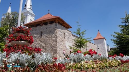 Cetatea Orăștiei se redeschide luni complet restaurată / Teatru, dansuri și lupte medievale