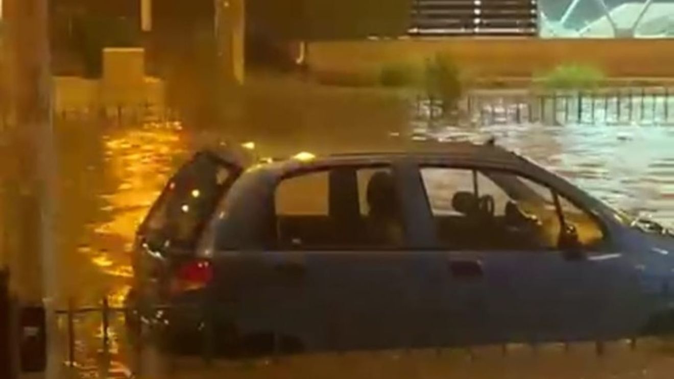 FOTO Aproape 400 de intervenții ISU în Capitală și localități din Ilfov, pe cod portocaliu și roșu de inundații / A fost RO-Alert și pe litoral
