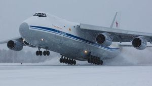 Rusia trimite un avion cu ajutoare medicale în Statele Unite / Trump a acceptat oferta lui Putin de a trimite echipamente de protecție