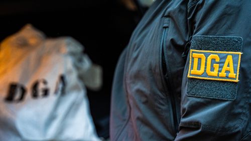 Șase poliţişti de frontieră din Timișoara, ridicaţi de ofiţerii DGA pentru fapte de corupţie