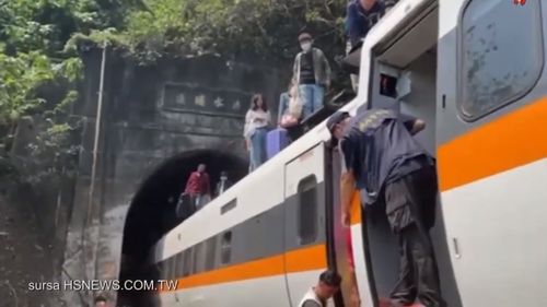 Tragedia din Taiwan: Bărbatul responsabil de accidentul feroviar în care și-au pierdut viața 51 de persoane și-a cerut scuze în lacrimi, în fața camerelor TV