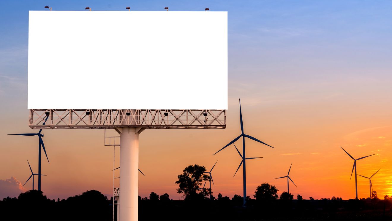 Industria publicității, factor ignorat în criza climatică: cum este stimulat consumul și blocată schimbarea