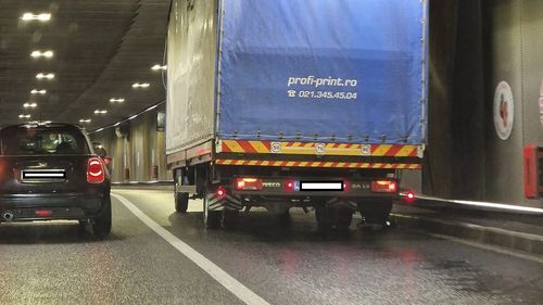 UPDATE Șoferul a fost amendat pentru modificările neomologate la camionul care s-a blocat joi în Pasajul Unirii din București/ Primăria Sectorului 4: Toate incidentele din pasaj au avut la bază ignorarea şi nerespectarea regulilor de circulaţie