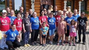 Partide neobișnuite, puțin cunoscute sau chiar ciudate care participă la alegeri pe 9 iunie / Ce le promite alegătorilor Partidul Patrioților Qanon și ce este Partidul Oamenilor Tineri