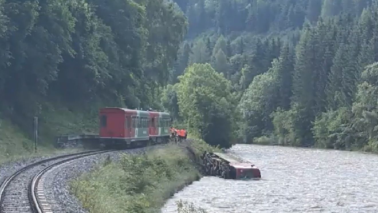 Un tren a căzut într-un râu în Austria, cel puțin 10 copii au fost răniți uşor