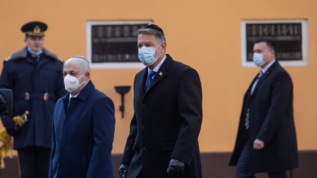 Președintele Iohannis despre Holocaust: Este inacceptabil că anumite persoane sau grupuri instrumentalizează cinic Holocaustul pentru interese politicianiste de moment