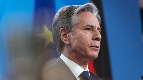 BREAKING Blinken prezintă scenariul invaziei ruse în Ucraina: Vor inventa un motiv - un fals atac terorist sau un cimitir fals cu ruși uciși în Donbas, poate chiar cu atac cu arme chimice, vor constata ”genocid”. Urmează campania mediatică și decizia de a apăra cetățenii ruși din Ucraina