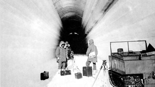 Politico: O bombă radioactivă cu ceas îl așteaptă pe Trump sub gheața Groenlandei