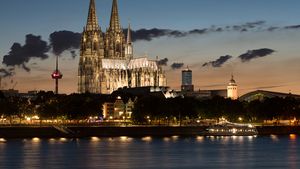 Poliţia din Germania a reţinut cinci francezi şi o belgiană care voiau să escaladeze faimoasa catedrală din Köln