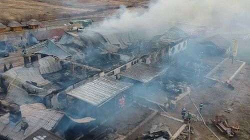 VIDEO Imagini din dronă cu dezastrul de la Ferma Dacilor. Focul a distrus 1000 de mp