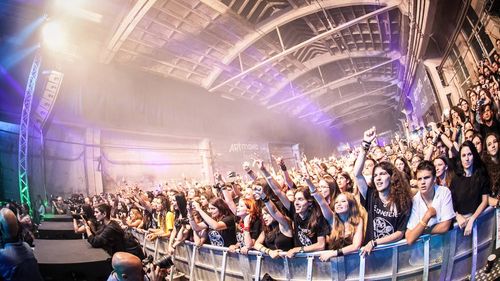 Iron Maiden, Metallica, dar și K-pop și Eros Ramazzotti. Lunile aprilie și mai promit concerte pentru toate gusturile / Lista evenimentelor