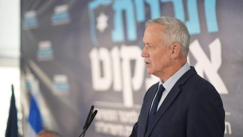 Alegeri Israel: Benny Gantz, un fost general care se prezintă ca o alternativă la Benjamin Netanyahu și Yair Lapid și care nu prea are multe scrupule în a se alia cu oricine pentru a rămâne la putere