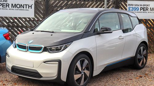 BMW a început lucrările la noua fabrică de baterii din Germania / Vehiculele exclusiv electrice au reprezentat anul trecut 15% din totalul vânzărilor BMW