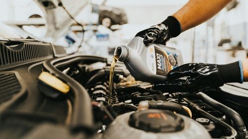 Președintele ACEA: Producătorii auto europeni nu vor contesta interzicerea în UE a motoarelor cu ardere internă din 2035