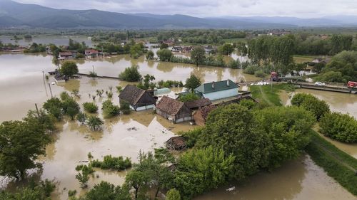 Cod galben de inundaţii pe râuri din judeţele Suceava şi Neamţ