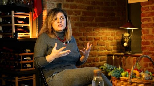 Femeia care împrietenește oamenii cu pământul, gustul și responsabilitatea / Video-story de duminică seara