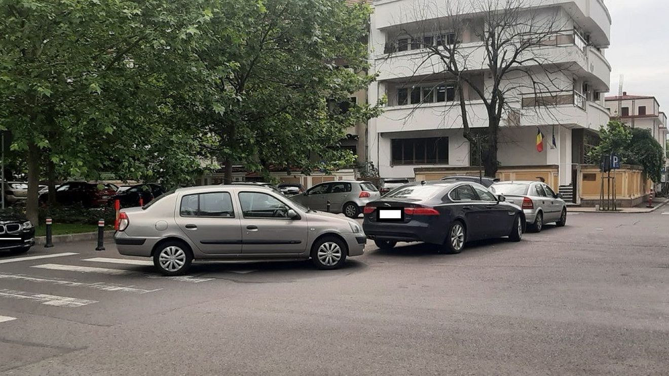 Persoanele care dețin mașini cu vechime de peste 15 ani ar putea plăti impozite mult mai mari, conform deciziilor pe care le pot impune primăriile