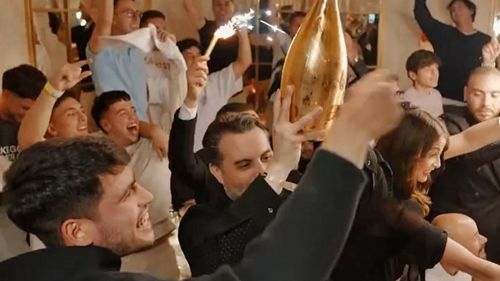 VIDEO Carlos Alcaraz a sărbătorit până spre dimineață la Paris victoria fantastică din finala Roland Garros: „Este visul oricărui copil să ridice acest trofeu”