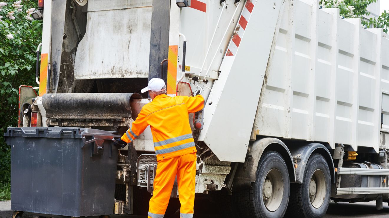 O nouă criză a gunoaielor în Timiș: se suspendă colectarea în trei zone din județ / Președintele CJ: ”Această mafie a gunoaielor nu este constituită de un singur operator, ci din mai mulți„