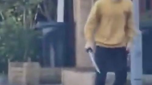 Un băiat de 14 ani a murit după un atac cu o sabie la Londra / Doi ofițeri de poliție au fost răniți