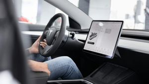 Ecranele de infotainment ale autovehiculelor se îndreaptă spre groapa de gunoi? Tot mai mulți consumatori le resping