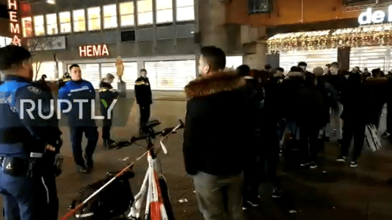 UPDATE Atac cu cuțitul la Haga/ Atacatorul a reușit să fugă, după ce a rănit  mai multe persoane/ Ipoteza unui atac terorist nu a fost confirmată