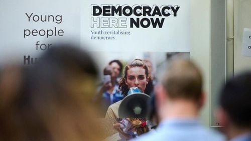 Votul de la 16 ani și scăderea vârstei de la care tinerii pot candida la alegeri, incluse pe lista de priorități a campaniei „Democrație aici | Democrație acum” a Consiliului Europei