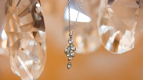 La trei zile de la jaful de 3 milioane de euro din apropiere de Champs Elysées, încă un magazin de bijuterii este spart în Paris/ Hoții au fugit cu o pradă în valoare de 400.000 de euro