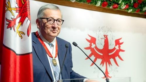Juncker  refuză  cererea lui Boris Johnson ca UE să renunța la ”plasa de siguranță” de la granița cu Irlanda